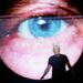 Giorgio Armani saluda al público al final de la presentación de su colección durante la Semana de la Moda de Milán, el 15 de enero de 2024 (4 de septiembre de 2025). Foto: EFE/EPA/DANIEL DAL ZENNARO