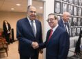 Los cancilleres de Cuba y Rusia, Bruno Rodríguez (d) y Serguéi Lavrov, se saludan durante un encuentro en Nueva York, el 24 de septiembre de 2025. Foto: Tomada del perfil en X del Ministerio de Relaciones Exteriores de Rusia.