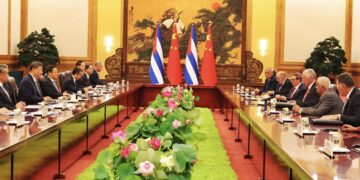 Encuentro entre delegaciones de Cuba y China, presididas por los mandatarios Miguel Díaz-Canel y Xi Jinping, en Pekín, el 4 de septiembre de 2025. Foto: @PresidenciaCuba / X.