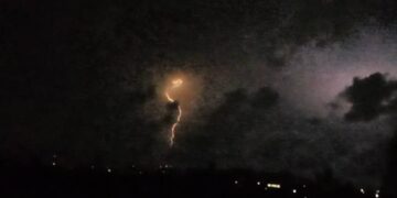 Tormenta eléctrica en La Habana, en la noche del 16 de septiembre de 2025. Foto: Tomada del perfil de Facebook de Toranzo Pérez.