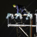 Un trabajador labora en un poste de energía eléctrica durante un apagón en La Habana. Foto: Ernesto Mastrascusa / EFE.