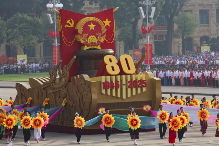 Desfile que celebra el 80 aniversario de la independencia, el Día Nacional, en Hanoi, Vietnam, el 2 de septiembre de 2025. Foto: EFE/EPA/Athit Perawongmetha / POOL