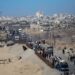 Miles de palestinos obligados a abandonar la ciudad de Gaza, lo cual no es garantía de vida. Foto: EFE/EPA/HAITHAM IMAD