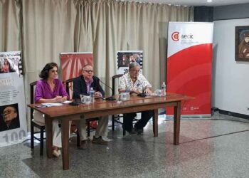 De izq a der, Alicia Morel, Alexis Triana y Luciano Castillo. Foto: Prensa Latina