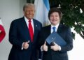 El presidente Donald Trump junto a su homólogo argentino, Javier Milei, en la Casa Blanca. Foto: Will Oliver / EFE.