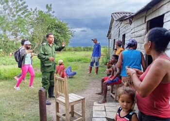 En territorio manzanillero deben protegerse unas 40 mil personas. Foto: Consejo de Defensa Municipal de Manzanillo/FB.