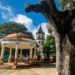 Glorieta e Iglesia Parroquial de San José de las Lajas, en Mayabeque. Foto: Otmaro Rodríguez.