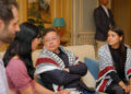 El presidente de Colombia, Gustavo Petro, junto a dos activistas colombianas por la paz. Foto: EFE/ @petrogustavo.