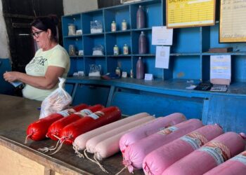 Una de las bodegas de Caibarién que venden productos de la mipyme REMpeZ. Foto: Facebook/Mipyme REMpeZ.
