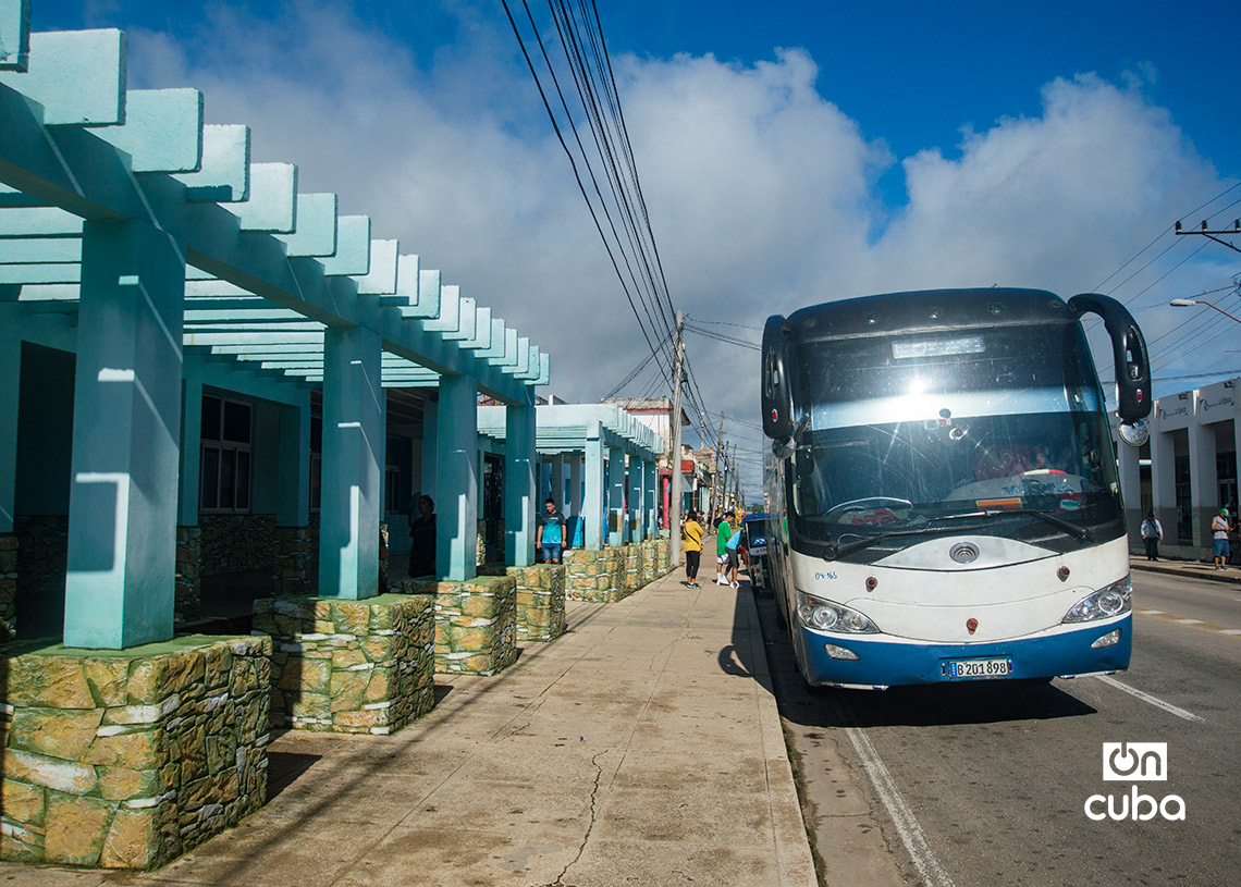 Terminal Interprovincial de ómnibus, en San José de las Lajas, Mayabeque. Foto: Otmaro Rodríguez.
