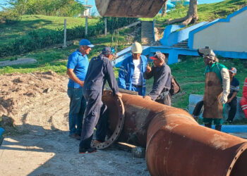 Se realizan reparaciones en el Sistema Noroeste de abasto de agua en Santiago de Cuba. Foto: Katia Alarcón.