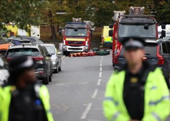 Cordón policial en Manchester, Reino Unido, tras un ataque terrorista contra una sinagoga, el 2 de octubre de 2025. Foto: Adam Vaughan / EFE / EPA.