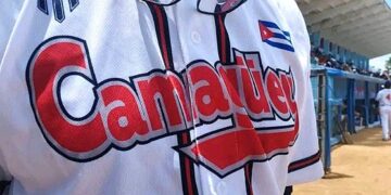 Detalle al uniforme de los Toros de Camagüey. Foto del Facebook de Tamara Alvarez .