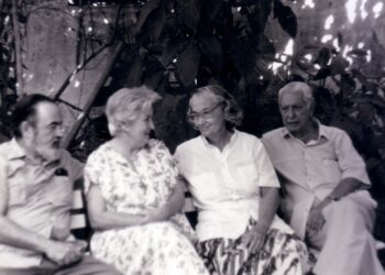 De izquierda a derecha: Eliseo Diego, Bella García Marruz, Fina García Marruz y Cintio Vitier. Archivo familiar.