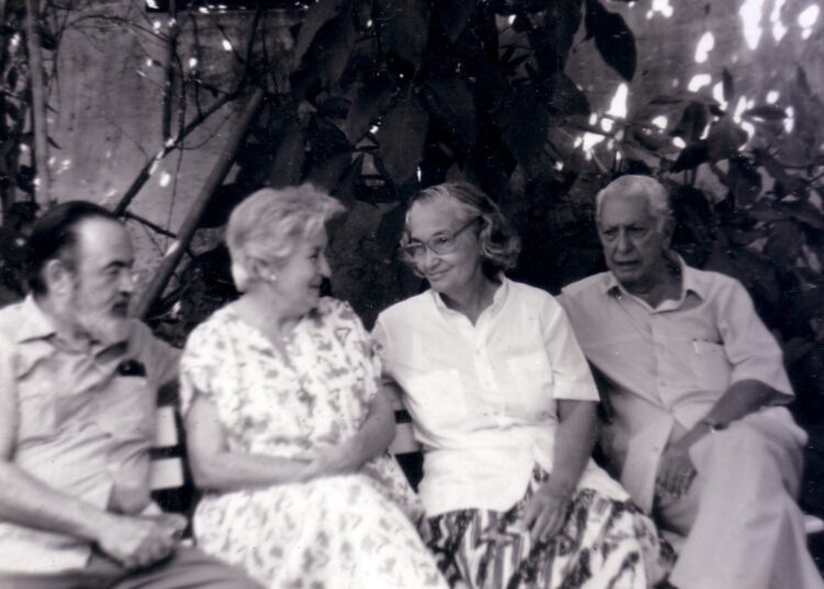 De izquierda a derecha: Eliseo Diego, Bella García Marruz, Fina García Marruz y Cintio Vitier. Archivo familiar.