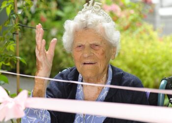 Ethel Caterham, cuando celebró sus 115 años. Foto: FB del Hallmark Luxury Care Homes.