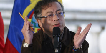 Gustavo Petro en un acto público este octubre. Foto:  Mauricio Dueñas Castañeda/EFE.