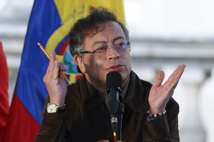 Gustavo Petro en un acto público este octubre. Foto:  Mauricio Dueñas Castañeda/EFE.