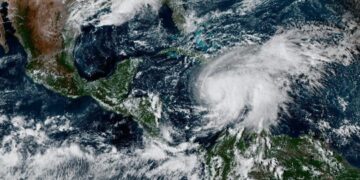 Imagen satelital del Cento Nacional de Huracanes de Estados Unidos.