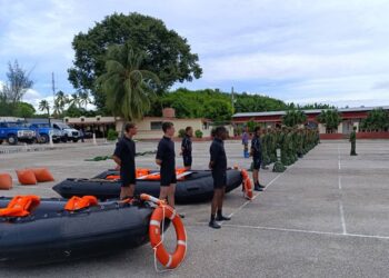 Militares cubanos se alistan para tareas de rescate y salvamento ante el inminente azote del huracán Melissa al oriente de Cuba. Foto: Tomada del perfil de Facebook del Ejército Oriental.