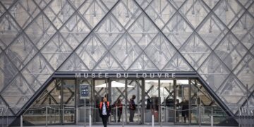 Museo del Louvre. Foto: YOAN VALAT/EFE/EPA.