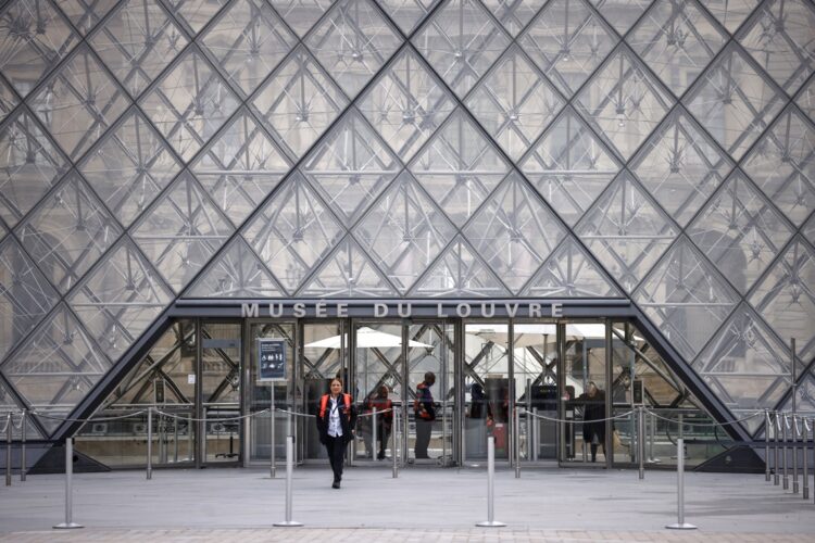 Museo del Louvre. Foto: YOAN VALAT/EFE/EPA.