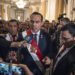 El presidente interino de Perú, José Jerí Oré se dirige a los medios tras jurar su cargo ante el Pleno del Congreso este jueves en Lima. Foto:  John Reyes Mejía/EFE.