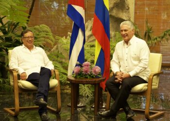 Los presidentes de Colombia, Gustavo Petro, y de Cuba, Miguel Díaz-Canel, durante un encuentro en La Habana en 2023. Foto: Presidencia cubana / Archivo.