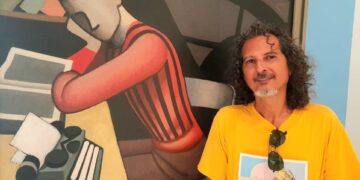 Museo de Bellas Artes, edificio de arte cubano. La Habana, 2023. Al fondo, una obra de Marcelo
Pogolotti. Foto: Juliette Massip.