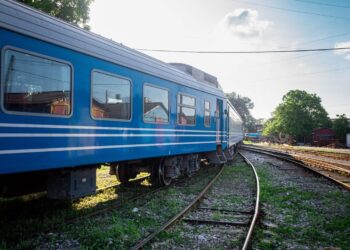 Coche del tren Habana-Santiago. Foto: Naturaleza Secreta, vía: Rutas Nacionales/Facebook.