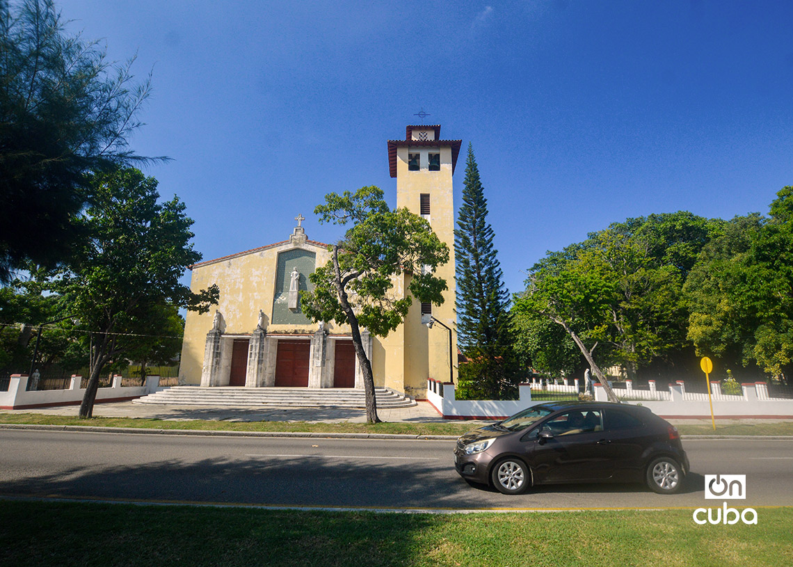 Iglesia Santa Rita de Casia, en la Quinta Avenida de Miramar, en La Habana. Foto: Otmaro Rodríguez.