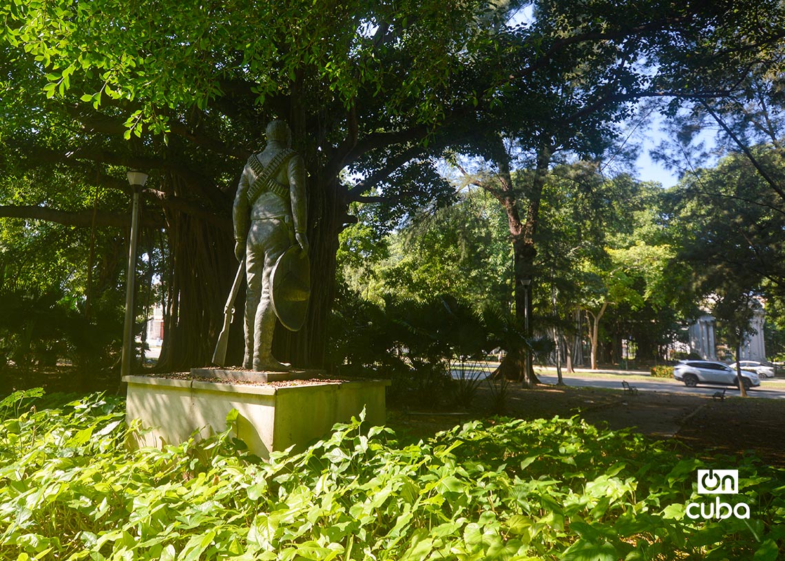 Parque Emiliano Zapata en la Quinta Avenida de Miramar, en La Habana. Foto: Otmaro Rodríguez.