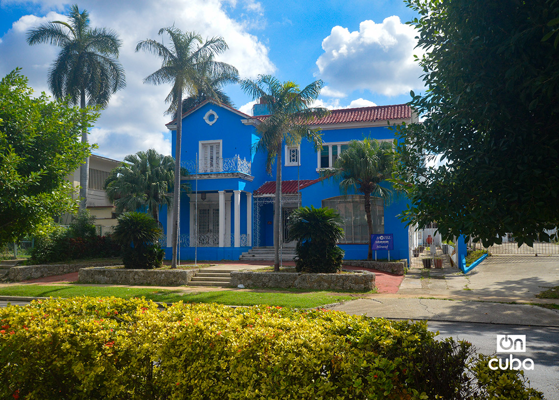 Construcción en la Quinta Avenida de Miramar, en La Habana. Foto: Otmaro Rodríguez.