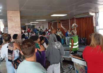 Tras el paso del huracán Melissa, el Aeropuerto Internacional Antonio Maceo, de Santiago de Cuba aún no se recupera del todo. Foto: Facebook/Empresa Cubana de Aeropuertos y Servicios Aeronáutos.