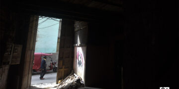 Vista desde el interior de un edificio durante un apagón en La Habana. Foto: Otmaro Rodríguez.