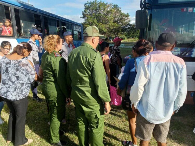 evacuados huracán Melissa