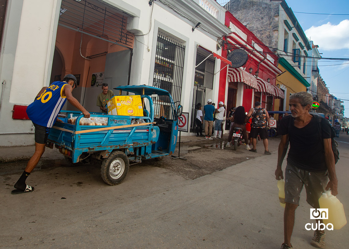 Salud Street, in Central Havana. Photo: Otmaro Rodríguez.