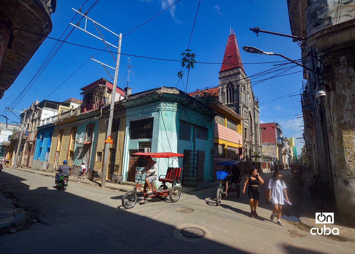 Salud Street, in Central Havana. Photo: Otmaro Rodríguez.
