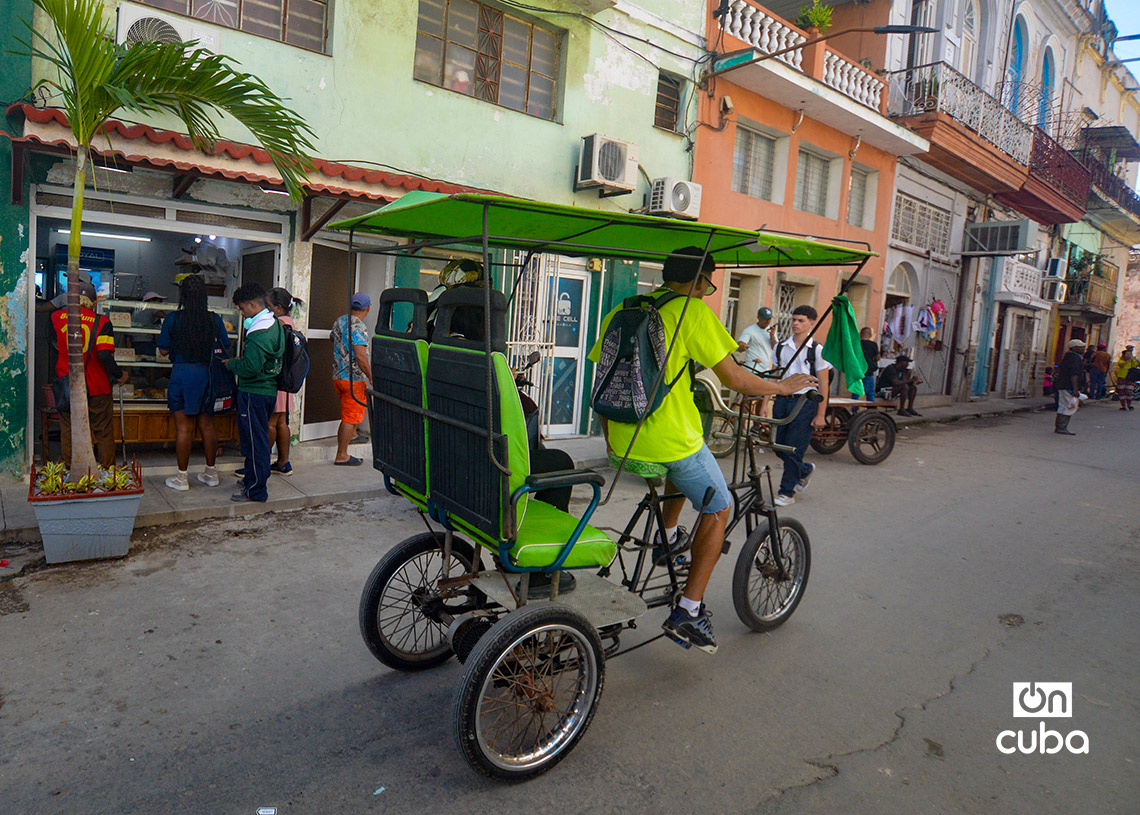 Calle Salud, en Centro Habana. Foto: Otmaro Rodríguez.