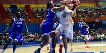 Partido de baloncesto entre Cuba y Argentina, ganado por los sudamericanos 80-68 en las eliminatorias FIBA, en la Ciudad Deportiva de La Habana, el 27 de noviembre de 2025. Foto: Otmaro Rodríguez.