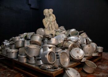 Instalación "Día a día" de Michel Mirabal.