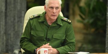 Foto de archivo del presidente cubano durante una intervención a raíz del impacto del huracán Melissa en el oriente de la isla. Foto: @PresidenciaCuba / Archivo.