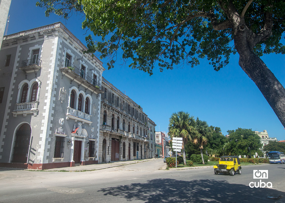 Edificio en el entorno del desaparecido hotel Mascotte, en la Habana Vieja. Foto: Otmaro Rodríguez