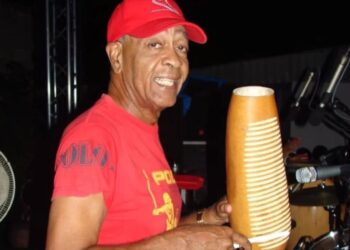 Julio Noroña, fundador de la orquesta Los Van Van, fallecido el 19 de noviembre de 2025 a los 85 años de edad. Foto: Tomada del perfil de Facebook de Los Van Van.