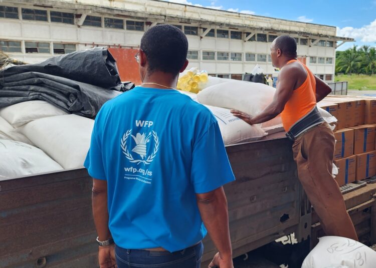 La ayuda incluye la entrega de módulos nutritivos y artículos esenciales para la recuperación de las comunidades afectadas. Foto: Facebook/Embajada de Suiza en Cuba.