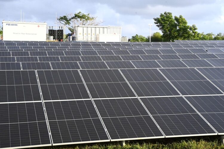 El séptimo parque de 5 MW, enclavado en Guanajay, Artemisa, ya está conectado al SEN. Foto: Facebook/Presidencia Cuba.