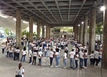 Bailarines de 17 academias de La Habana lograron la hazaña en el Pabellón Cuba del Vedado habanero. Foto: Facebook/Elizabeth Salas Couto.