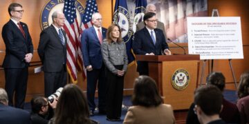 El Congreso de EE.UU. aprobó el proyecto de ley para la publicación de todos los archivos relacionados con el caso del delincuente sexual Jeffrey Epstein. Foto: Luke Johnson / EFE / EPA.
