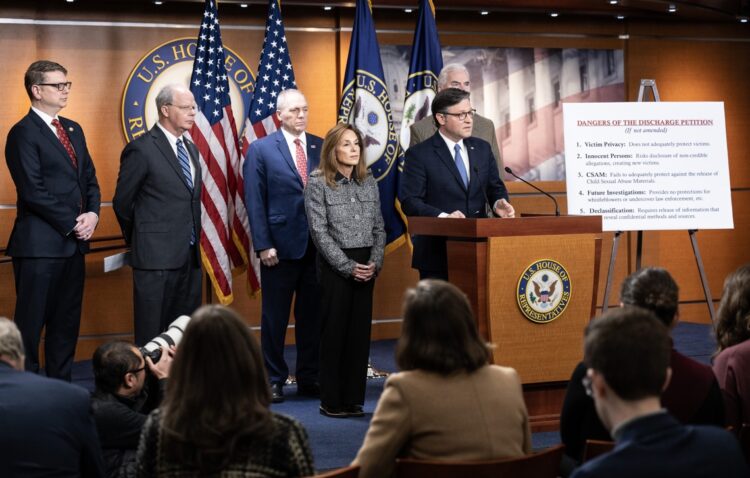 El Congreso de EE.UU. aprobó el proyecto de ley para la publicación de todos los archivos relacionados con el caso del delincuente sexual Jeffrey Epstein. Foto: Luke Johnson / EFE / EPA.