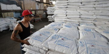 Arroz donado a Cuba a través del Programa Mundial de Alimentos tras el paso del huracán Melissa. Foto: Ernesto Mastrascusa / EFE.